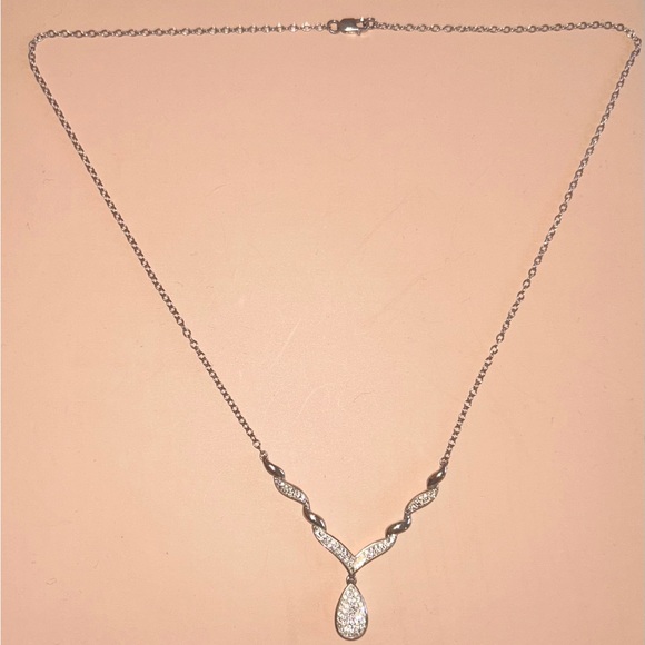 Silver necklace, teardrop pendant, .925 au with sterling silver chain - Picture 1 of 1